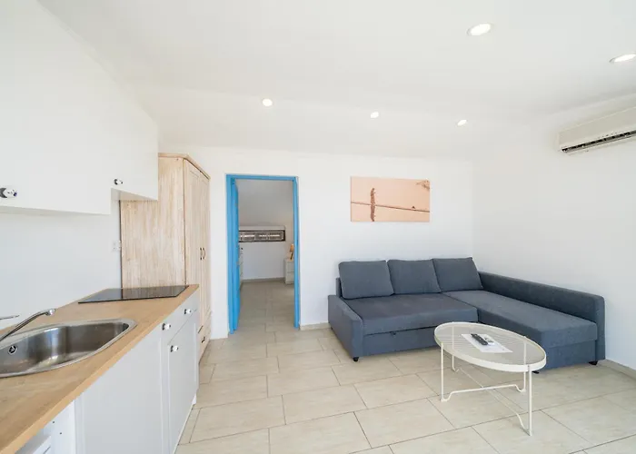 Yoga House Apartahotel 3*