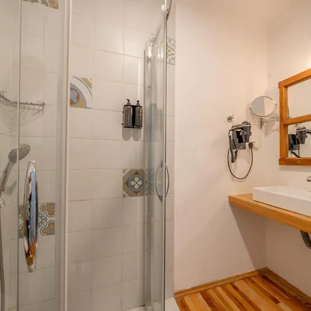 Apart-hotel Yoga House 3*
