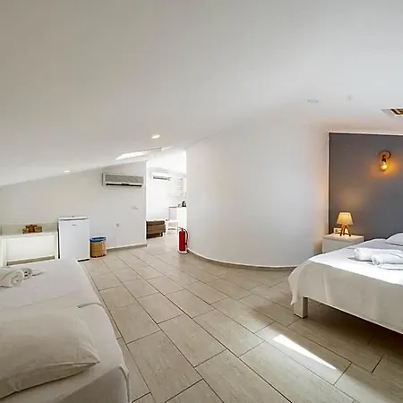 Yoga House 아파트호텔 카스