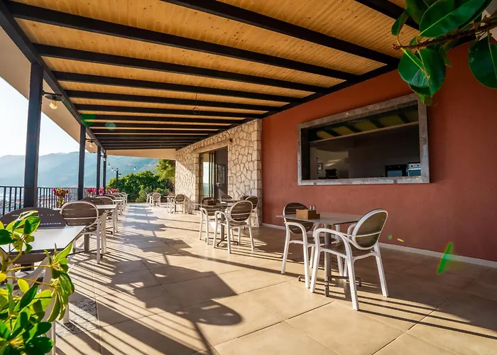 Aparthotel Yoga House 3*